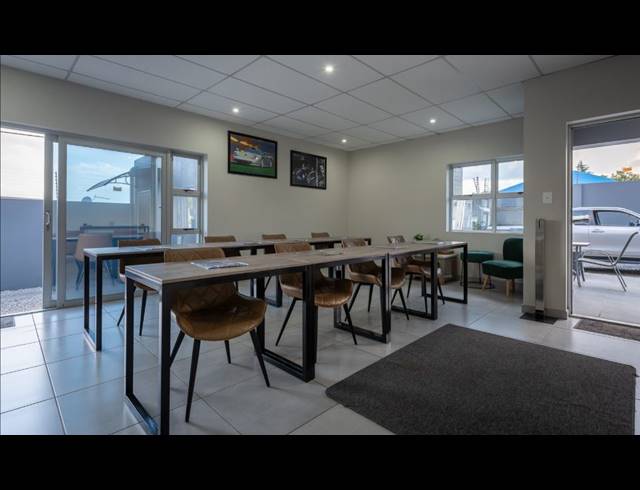 350M² OFFICE FOR SALE IN ALBERTON NORTH